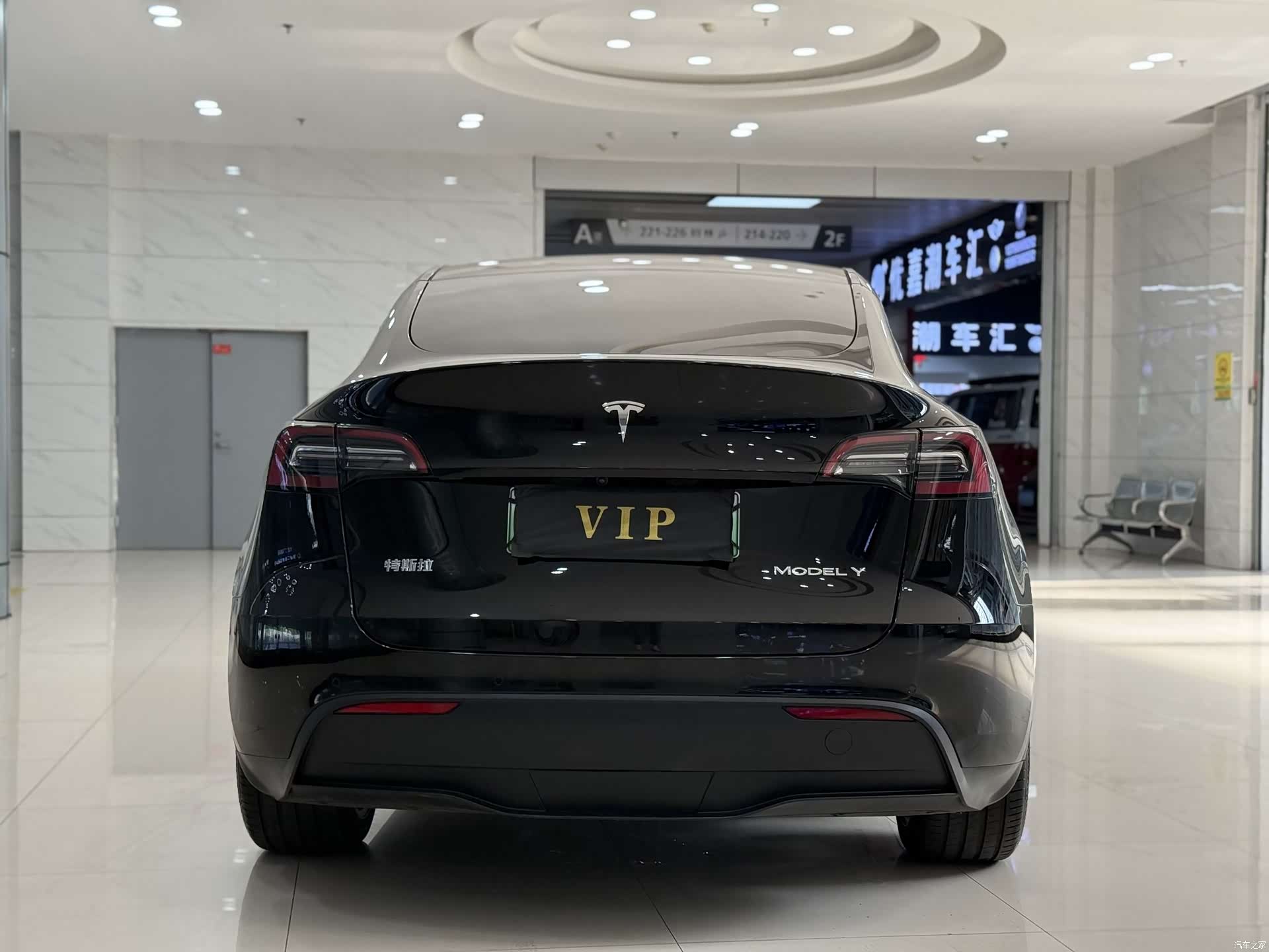 Tesla Model Y, 2023 10