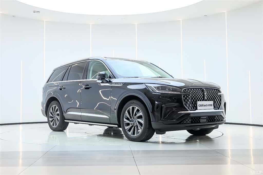 Lincoln Aviator, 2025 3