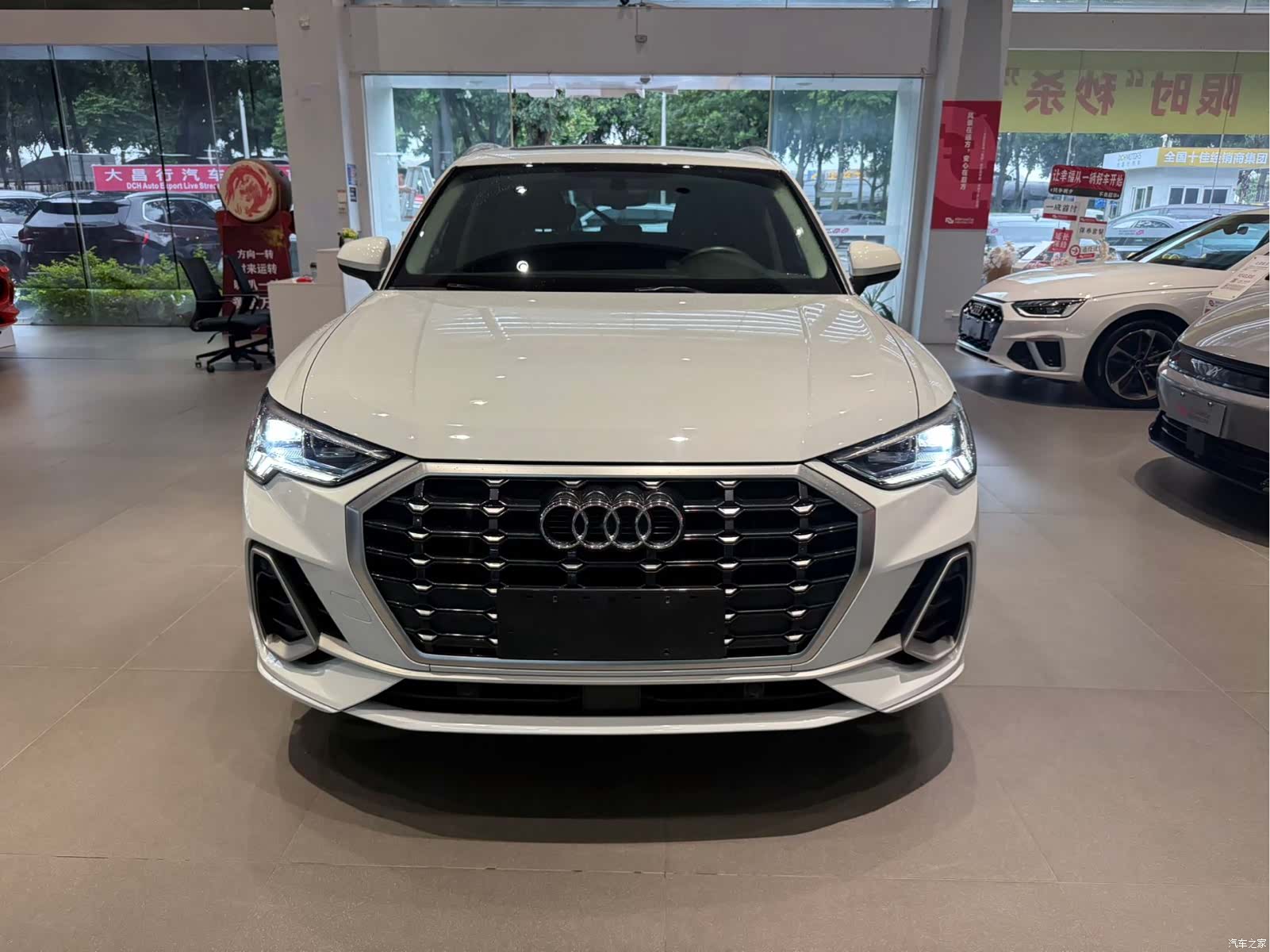 Audi Q3, 2022 2