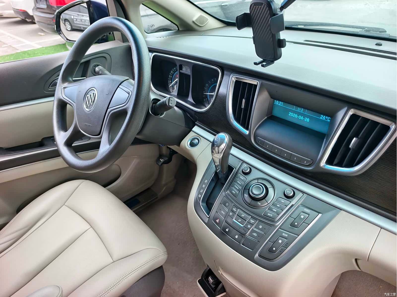 Buick GL8, 2011 15