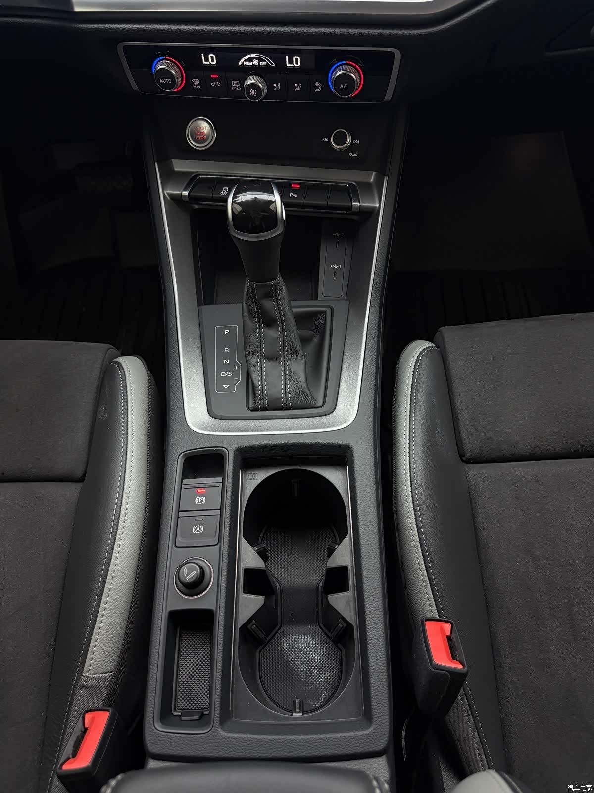Audi Q3, 2022 12