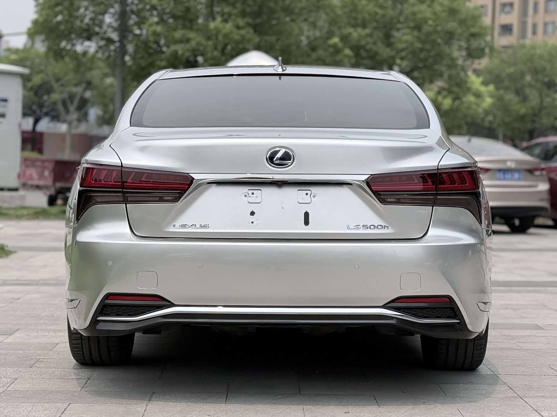 Lexus LS, 2021 4