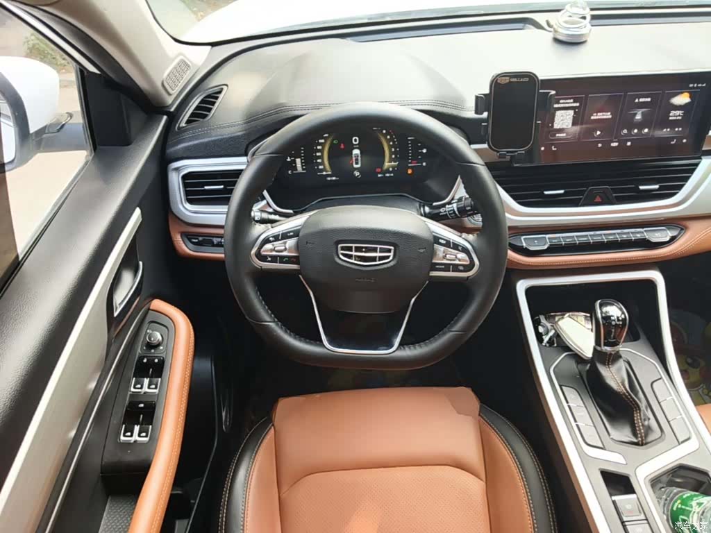 Geely X6, 2020 11