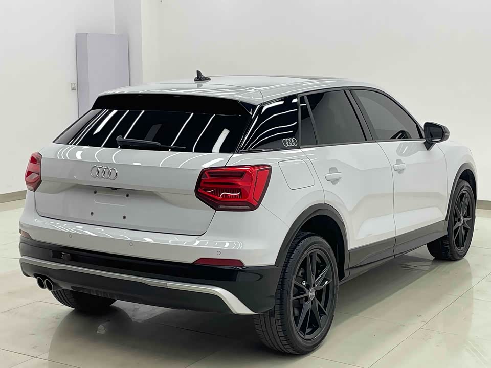 Audi Q2L