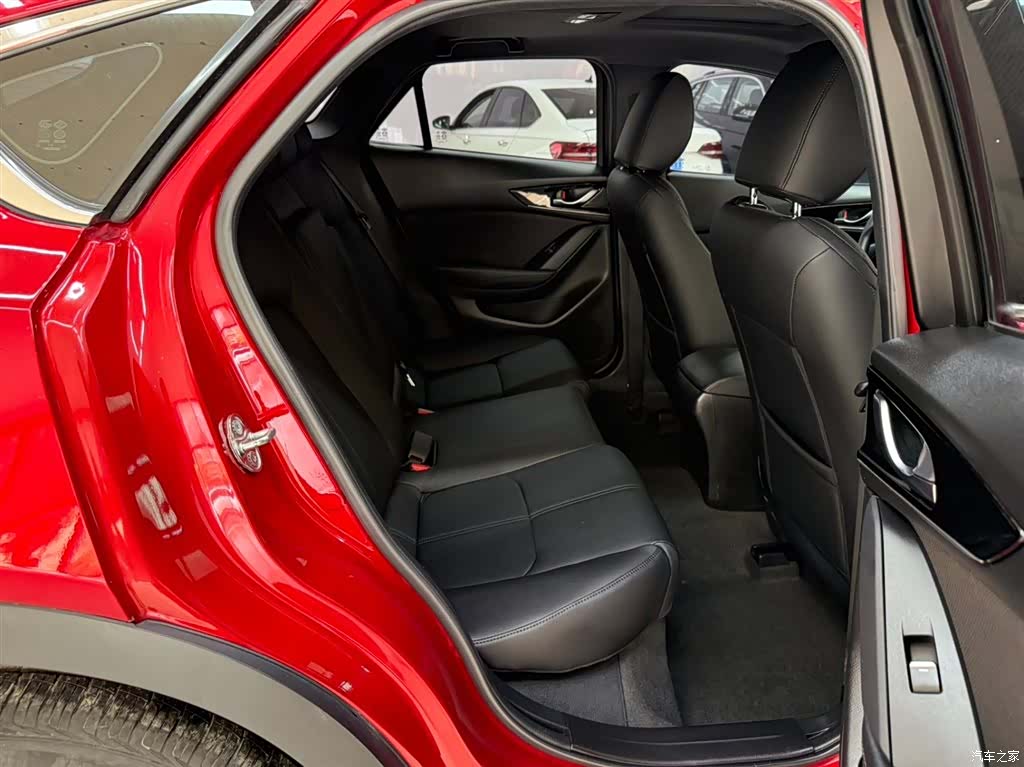 Mazda CX-4, 2022 21