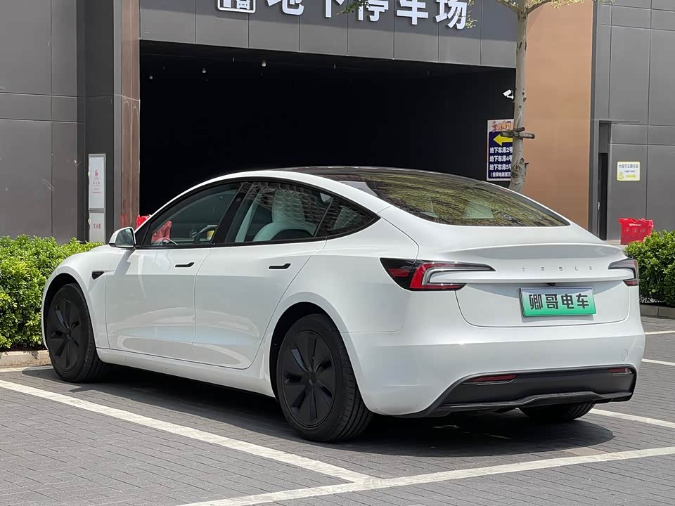Tesla Model 3 Tesla Model 3