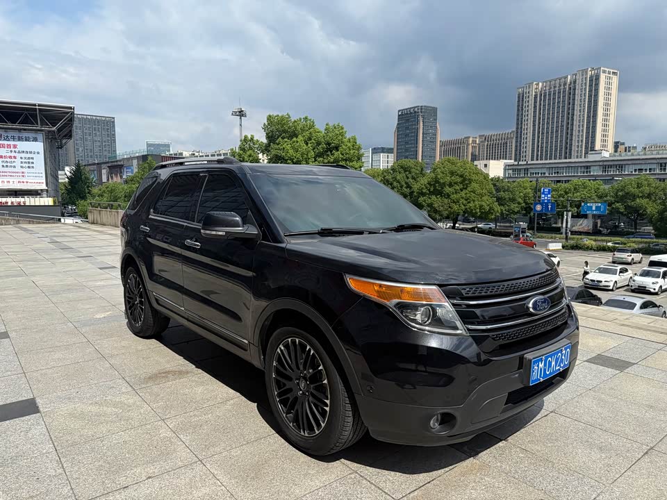 Ford Explorer Ford Explorer