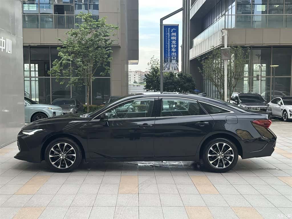 Toyota Avalon, 2024 3