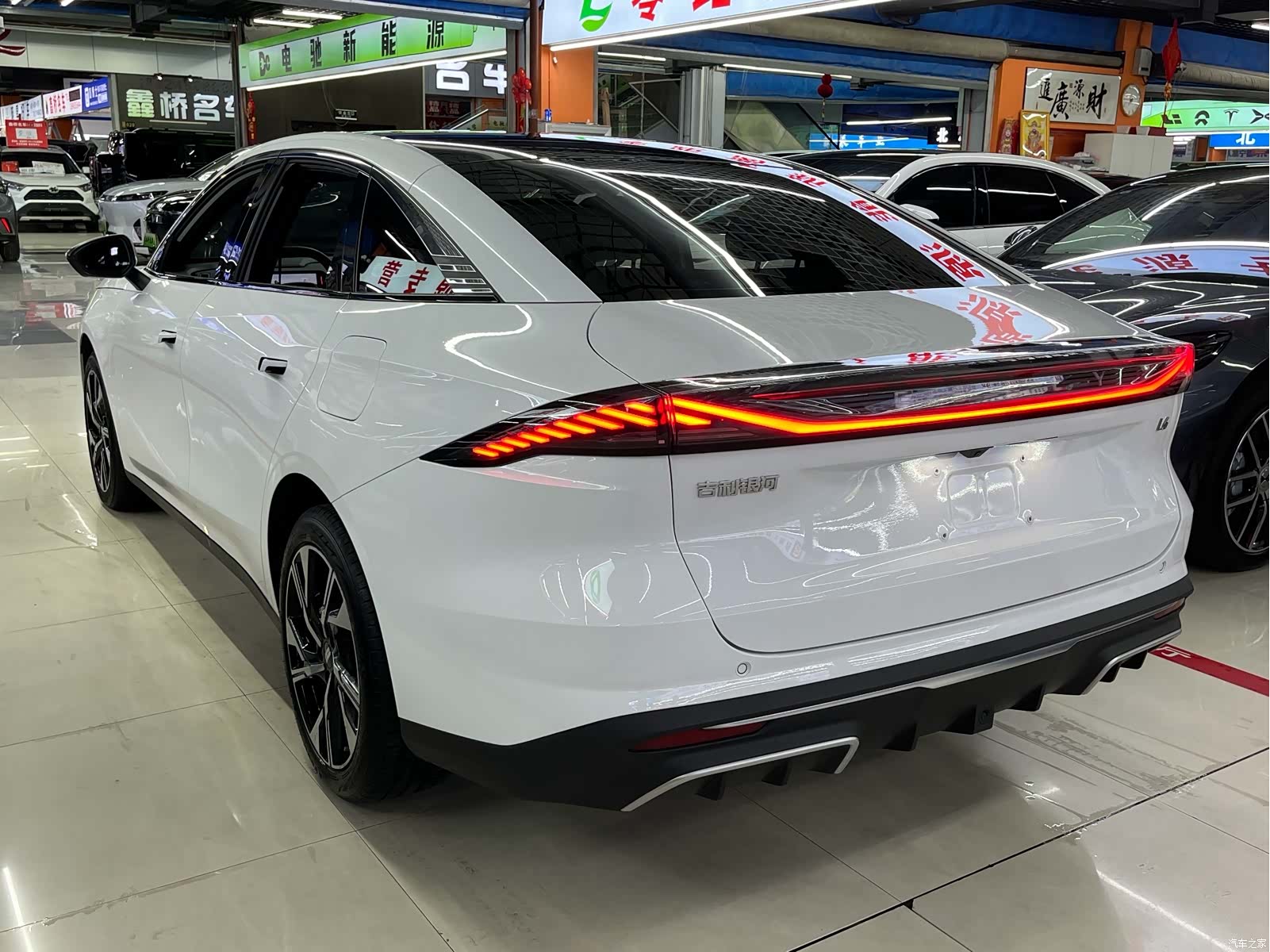 Geely Galaxy L6, 2024 4