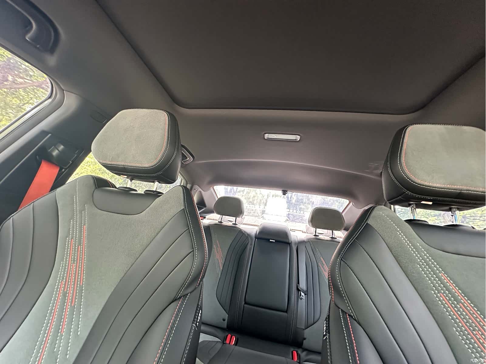 Geely Binray, 2022 20