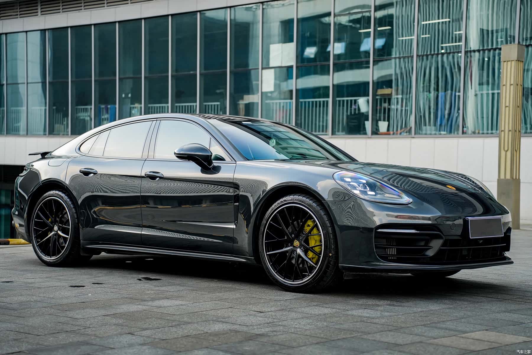 Porsche Panamera, 2022 3