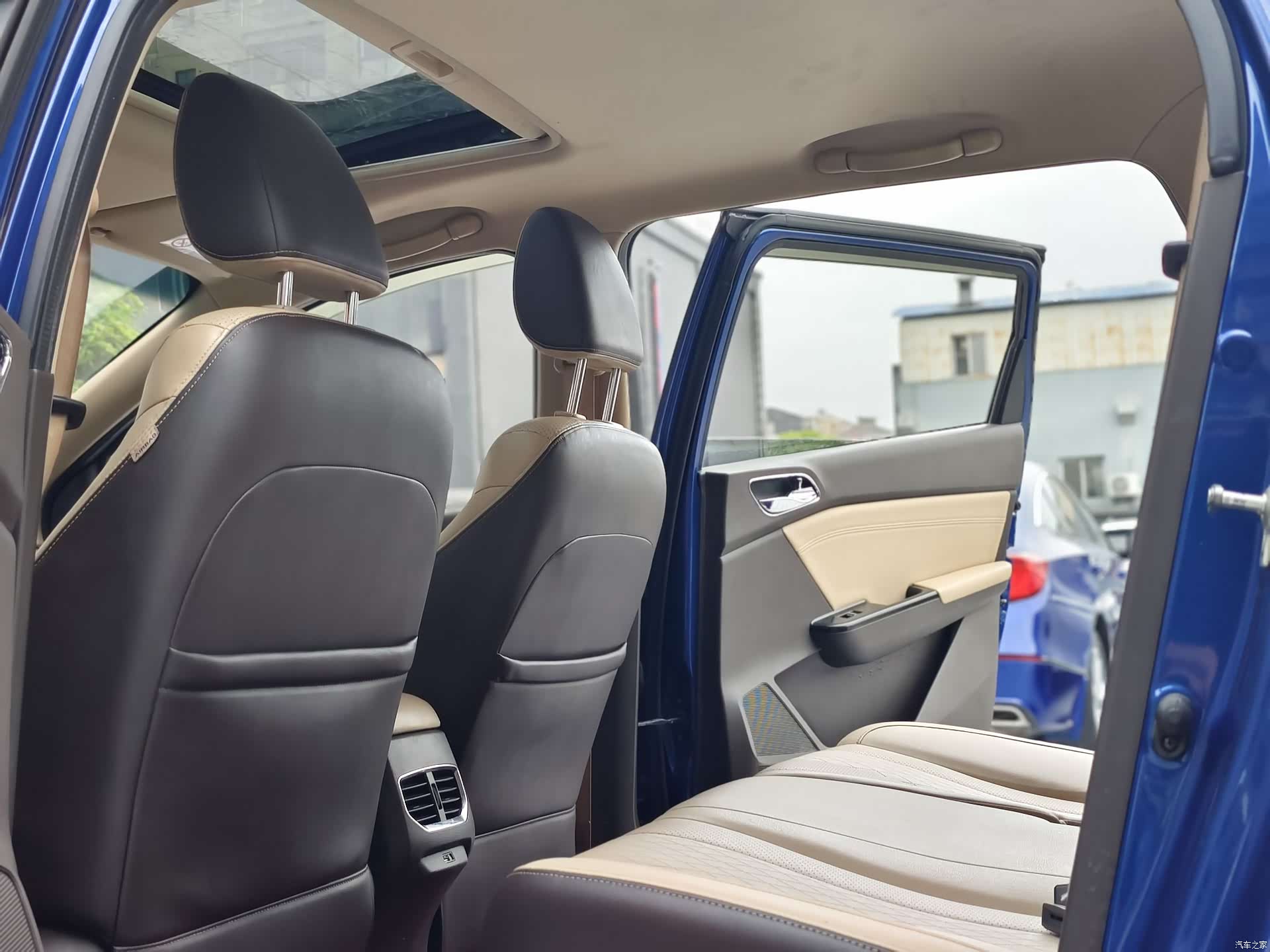 Wuling 310W, 2018 12