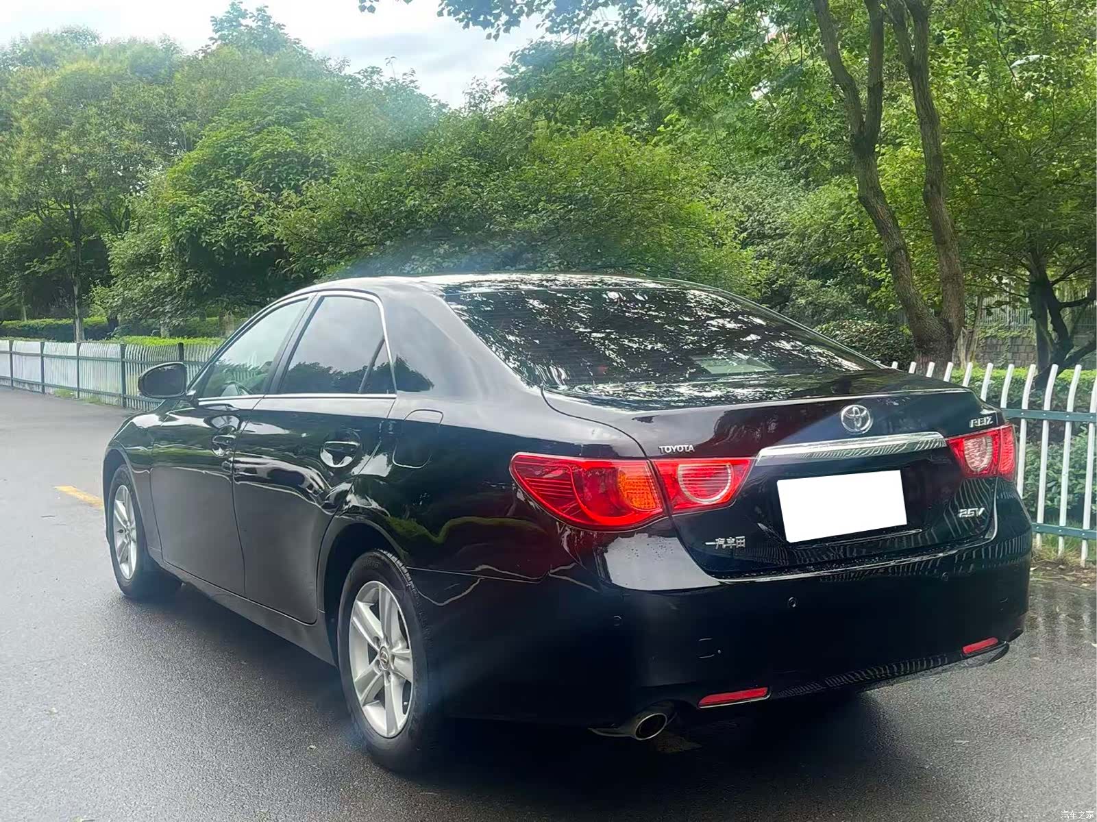 Toyota 2.5V, 2012 9