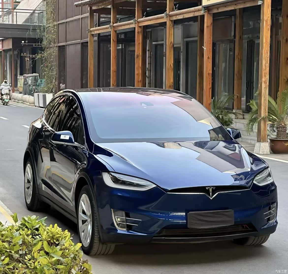 Tesla Model X, 2017 3