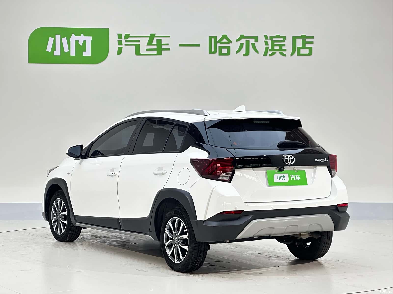 Toyota YARiS L, 2022 все фото