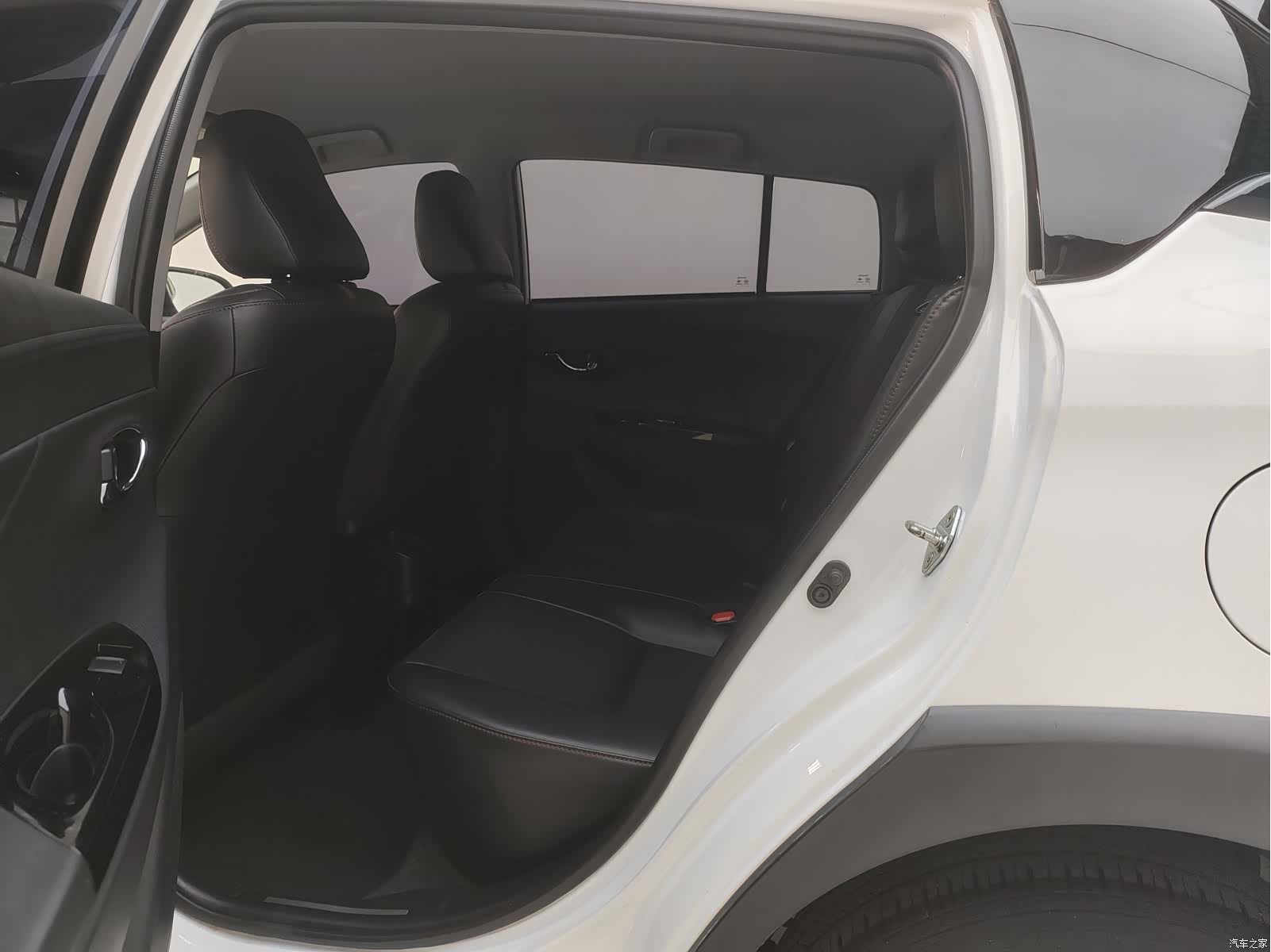 Toyota YARiS L, 2022 10