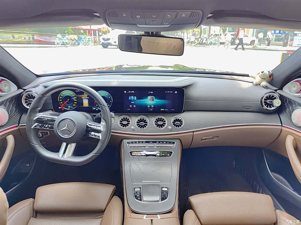 Mercedes-Benz E-Class, 2022 10