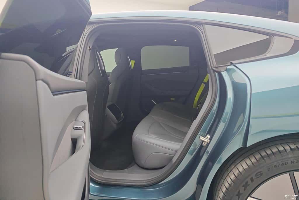 Xpeng P7, 2025 11
