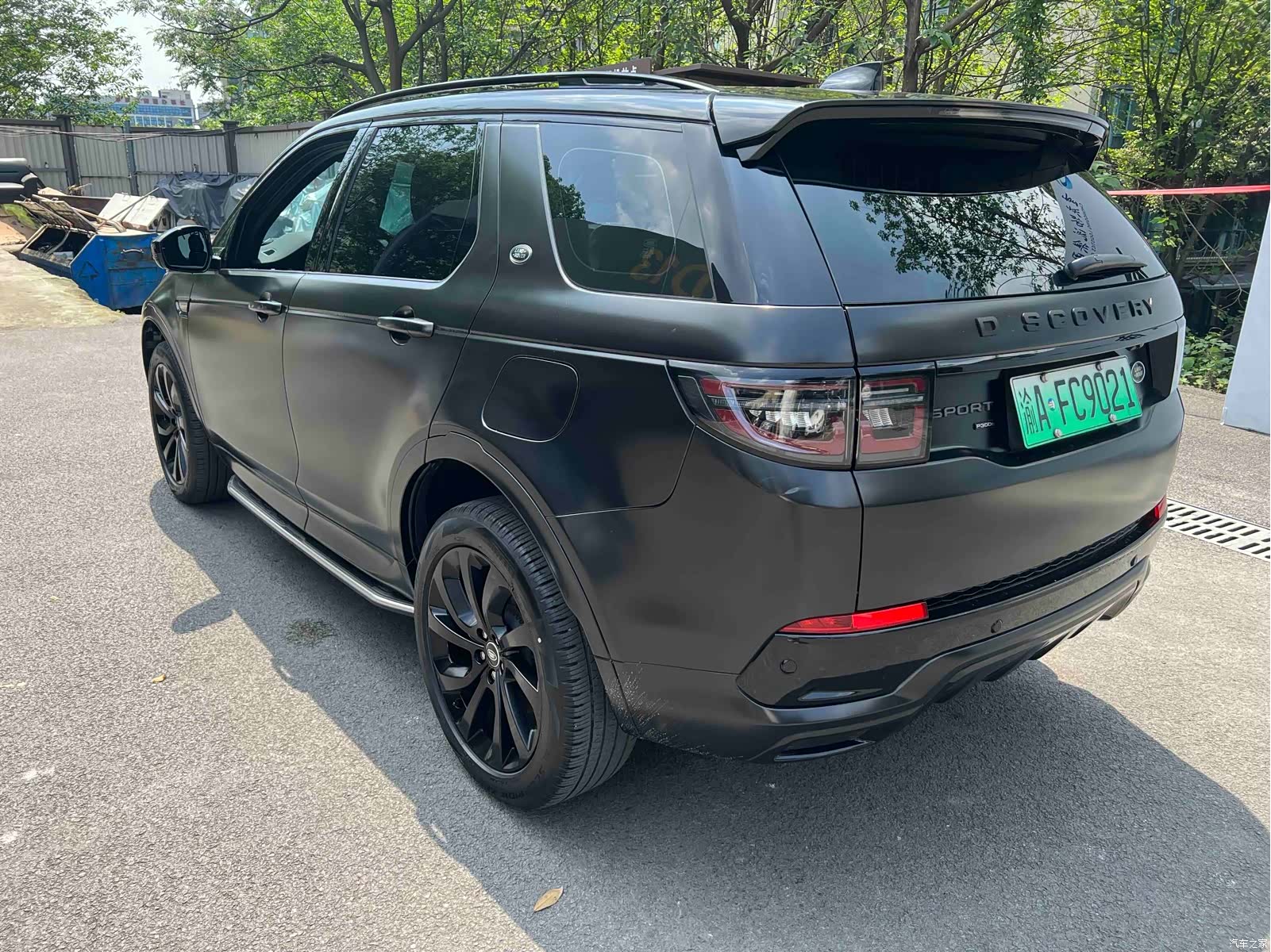 Land Rover Discovery, 2023 все фото