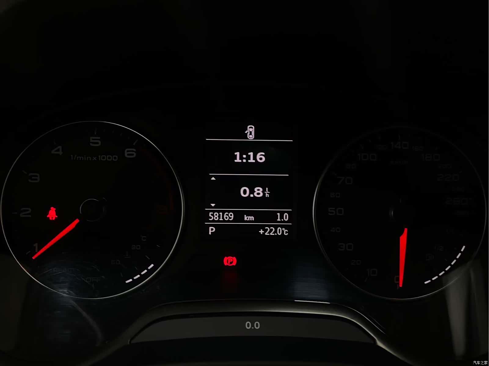 Audi Q2L, 2019 14