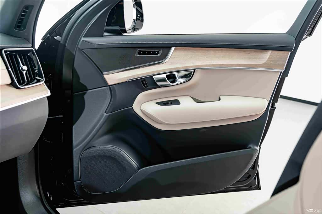 Volvo XC90, 2026 16