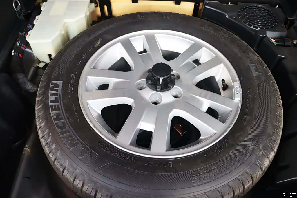 Land Rover 2, 2008 23
