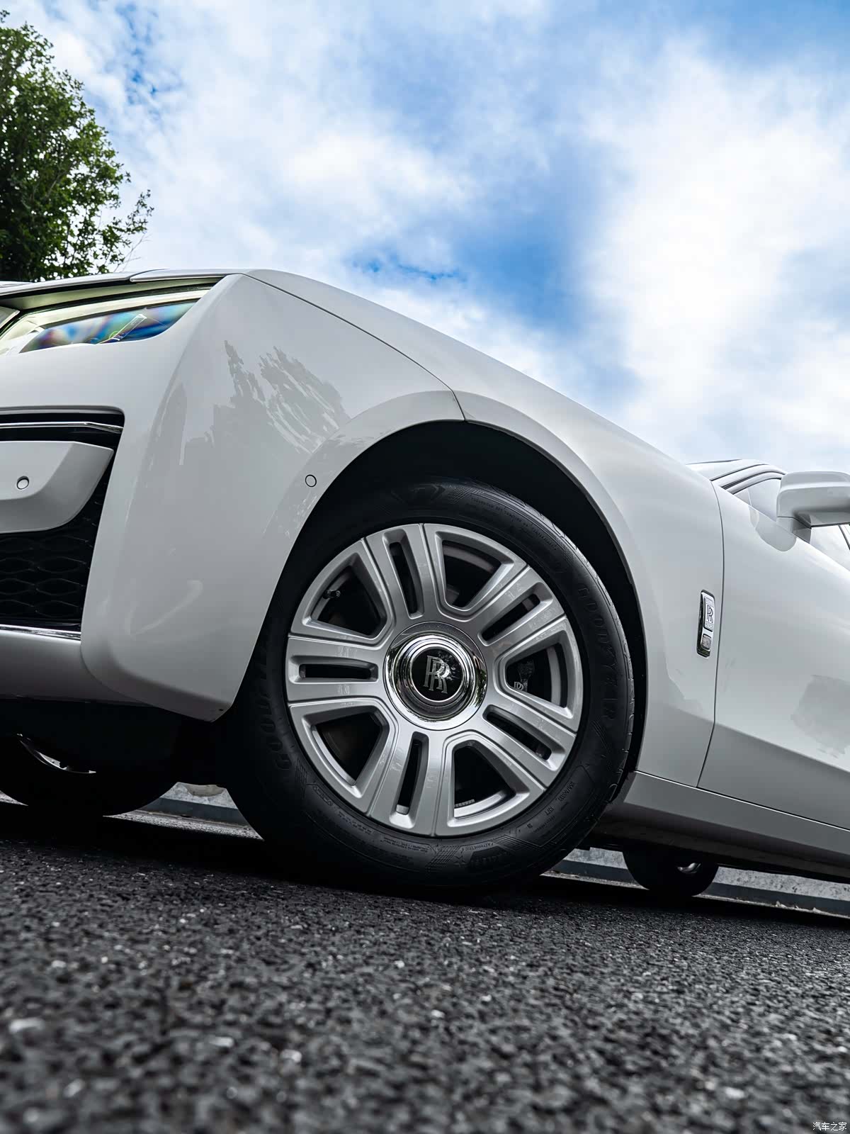 Rolls-Royce Ghost, 2022 4