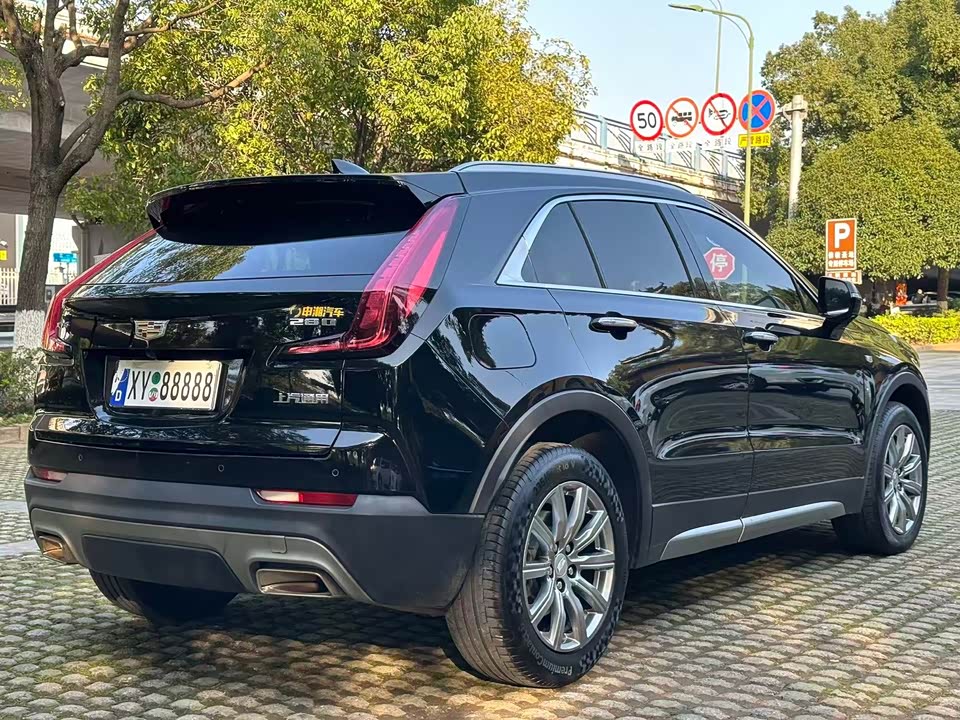 Cadillac XT4