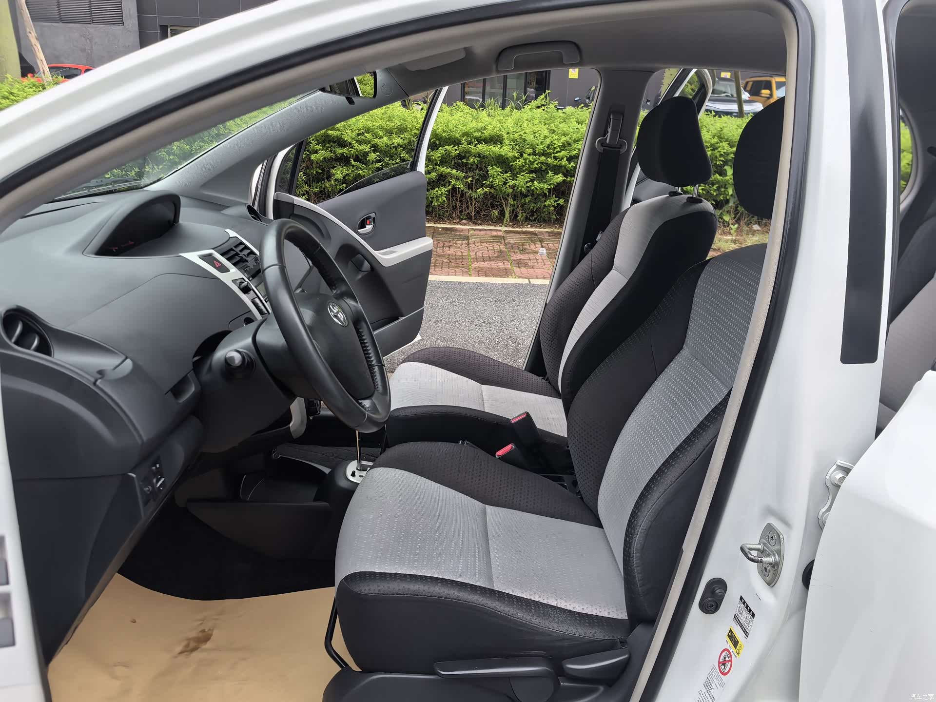 Toyota 1.6GS, 2012 23