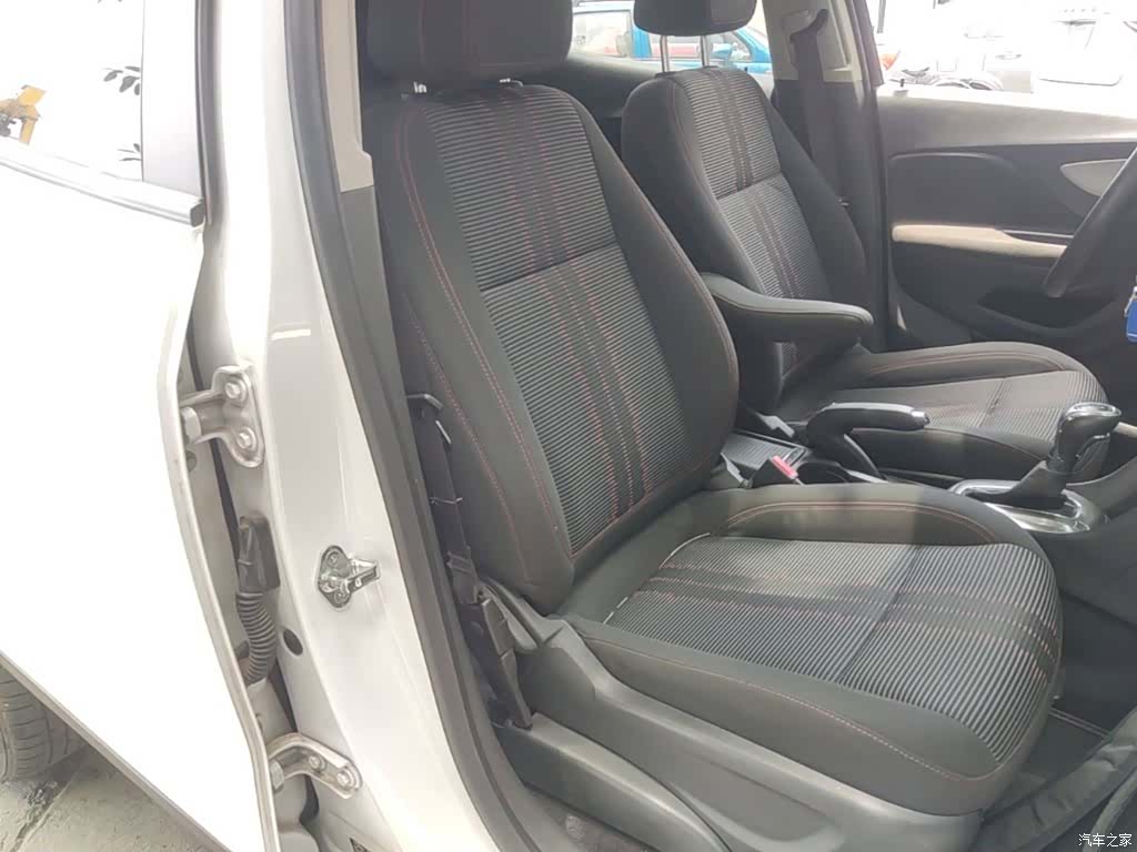 Buick Encore, 2015 25