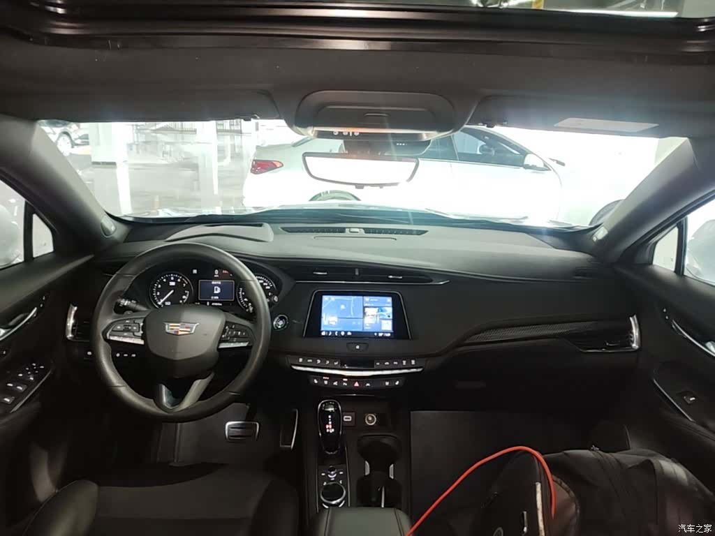 Cadillac XT4, 2023 10