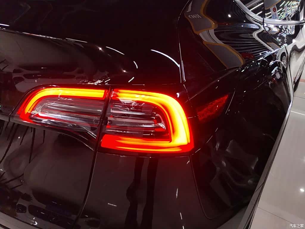 Tesla Model Y, 2023 8