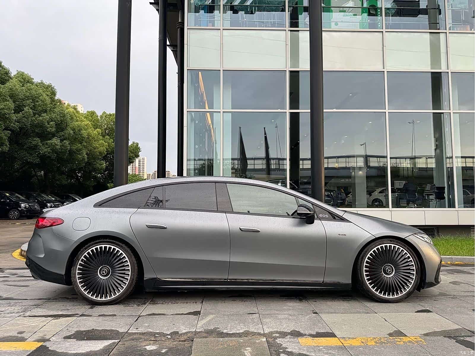 Mercedes-Benz EQS, 2025 3