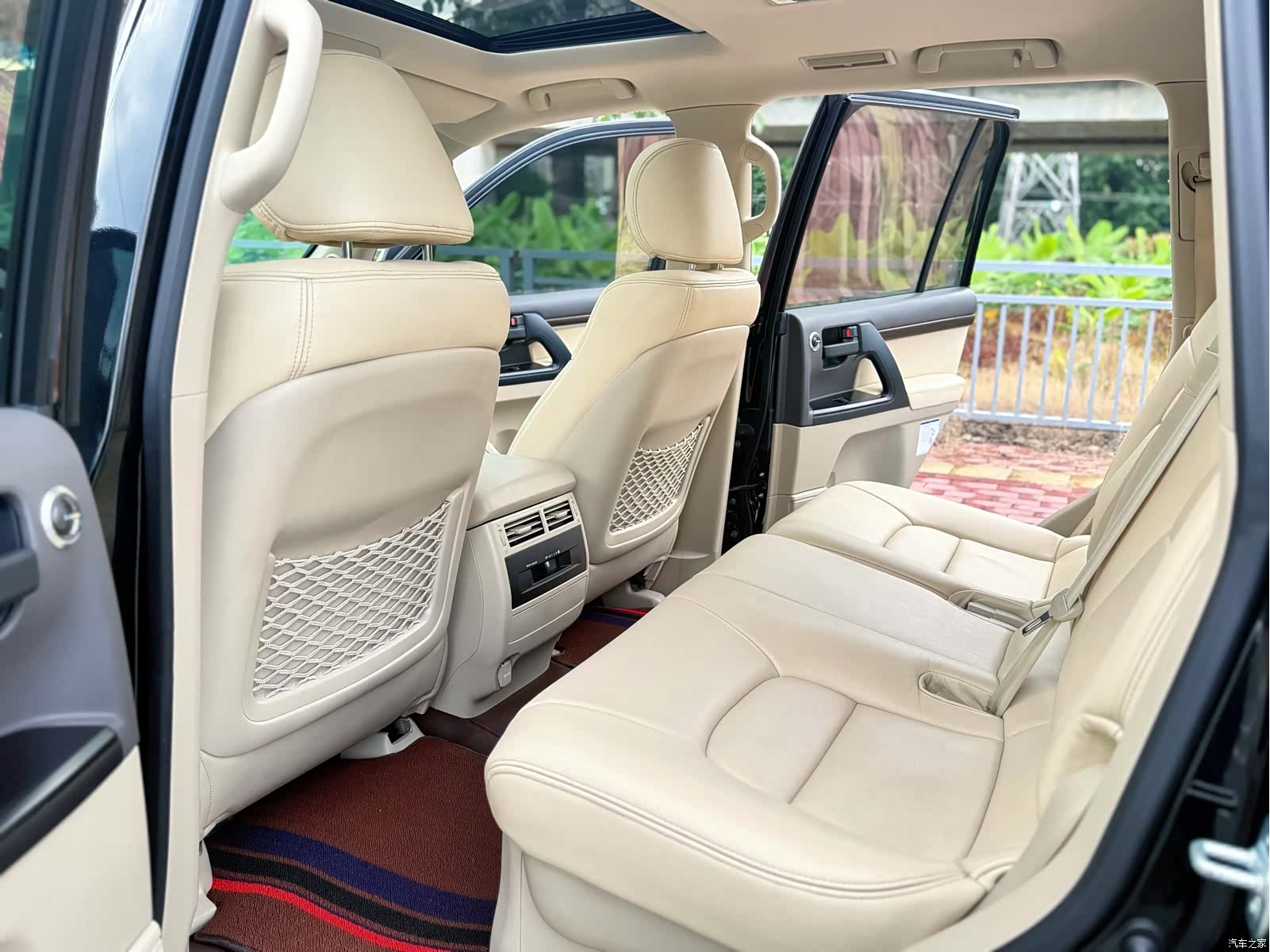 Toyota Land Cruiser, 2019 7