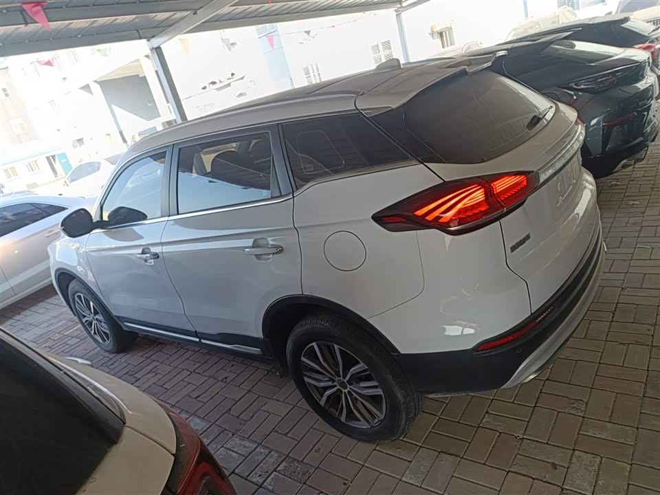 Geely Atlas
