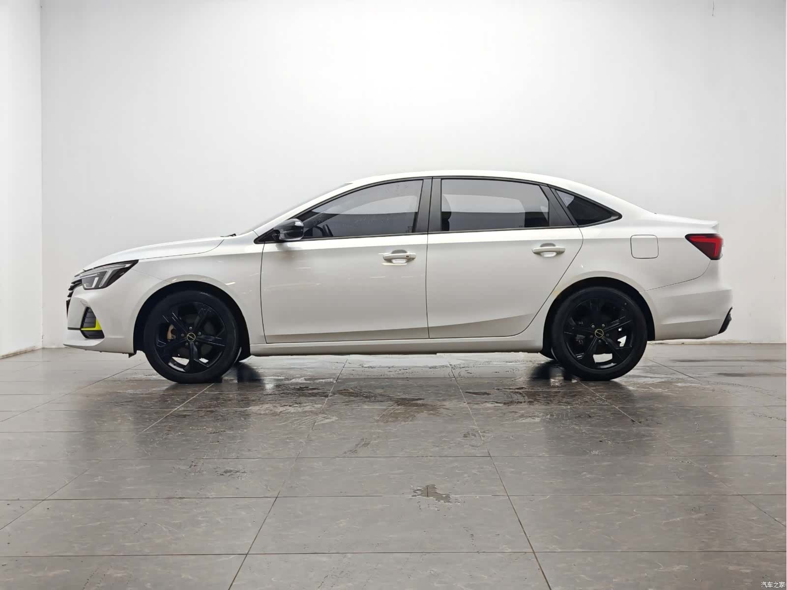Roewe i6, 2022 11
