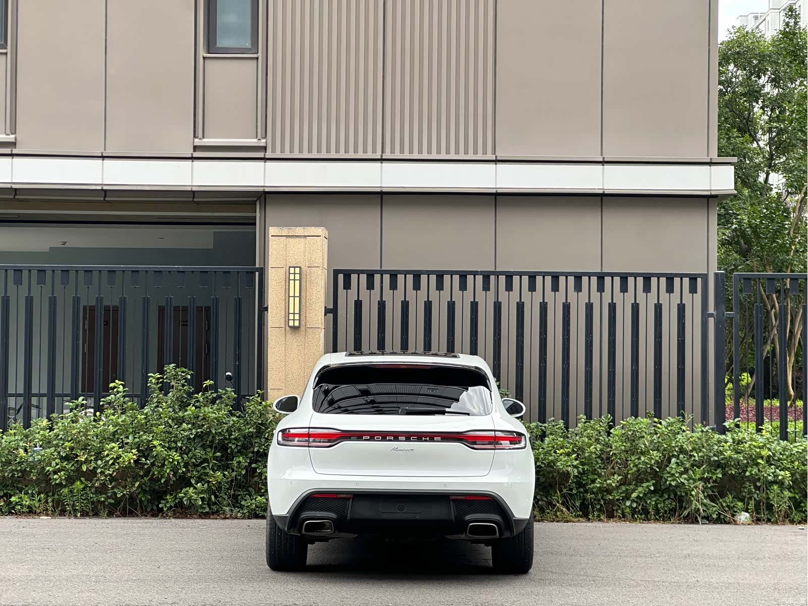 Porsche Macan, 2023 все фото