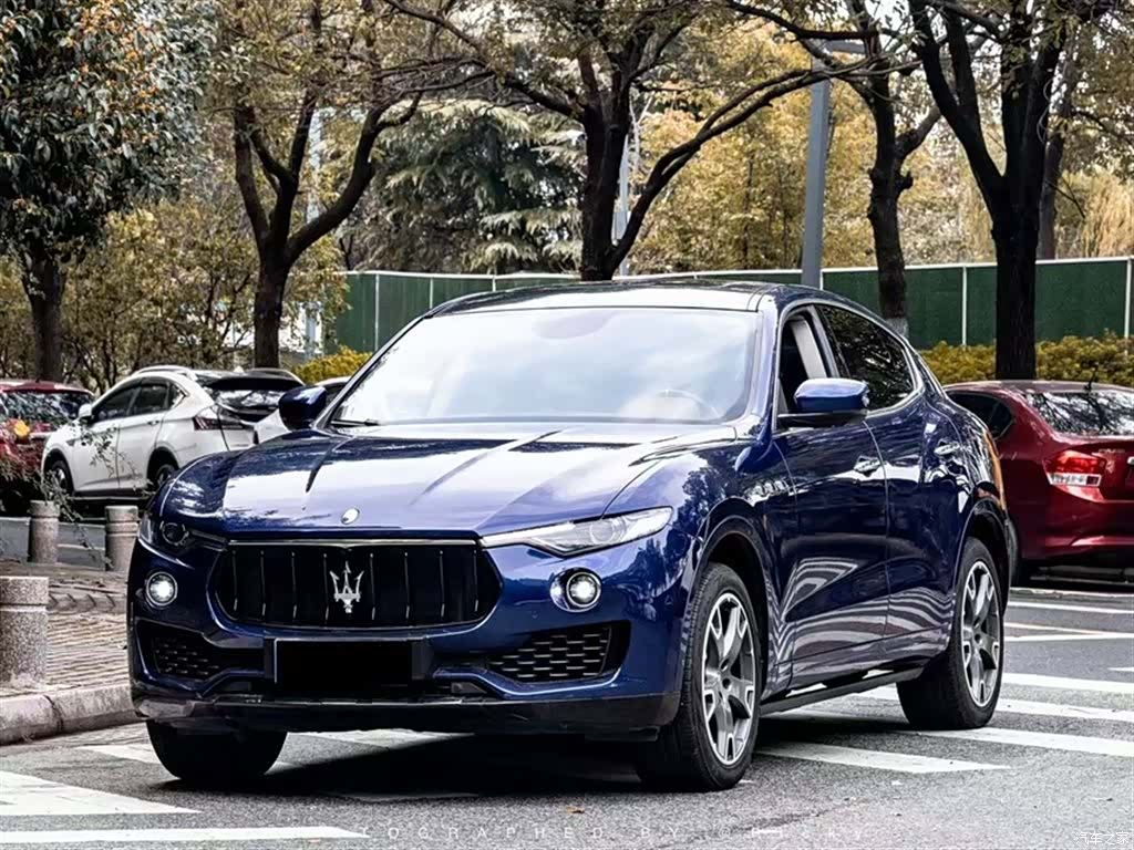 Maserati Levante, 2017 1