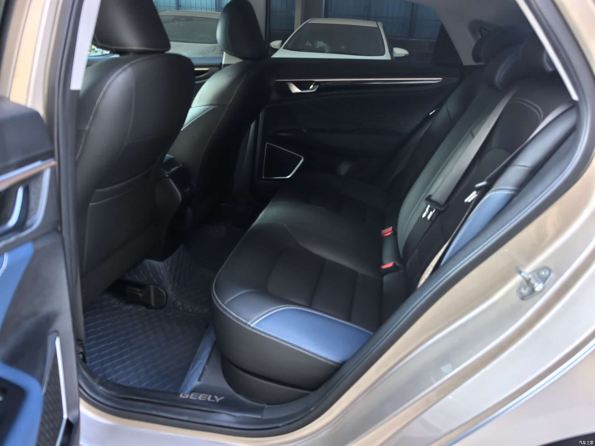 Geely Emgrand, 2021 10