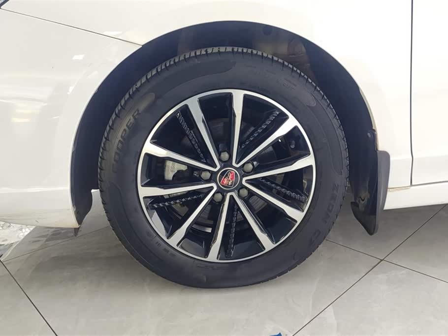 Roewe i5