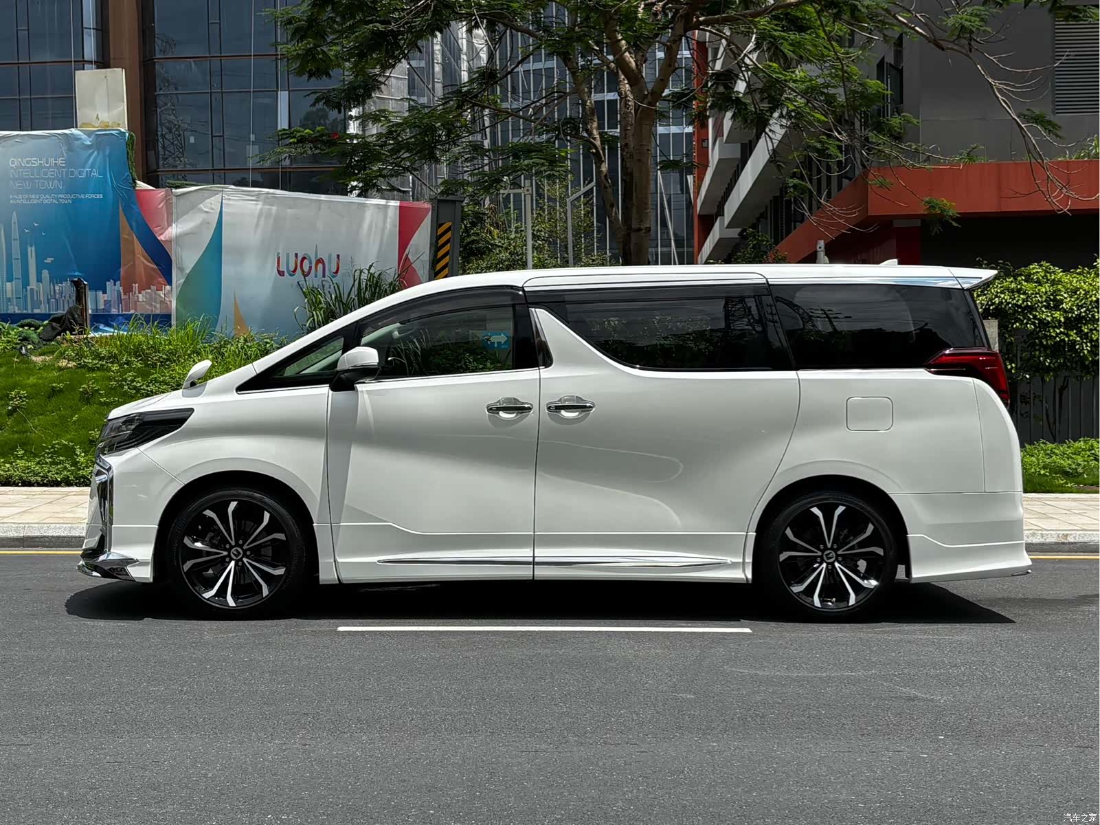Toyota Alphard, 2019 4