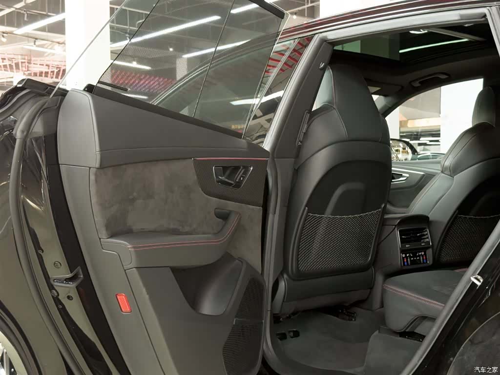 Audi Q8, 2022 17