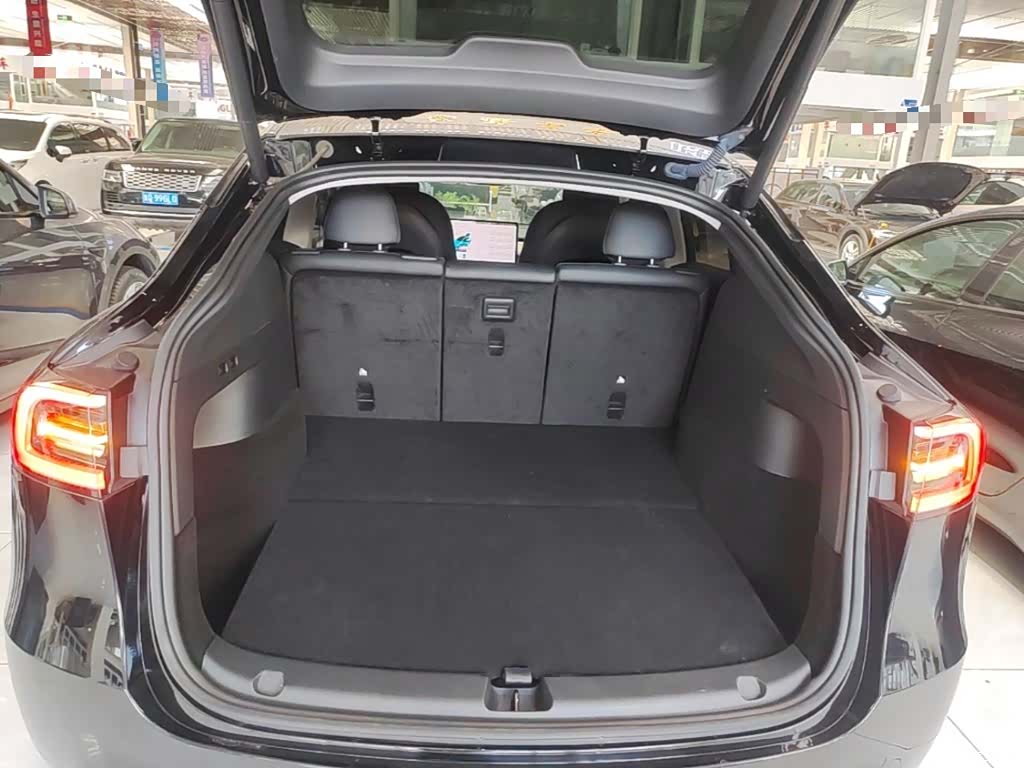 Tesla Model Y, 2023 19