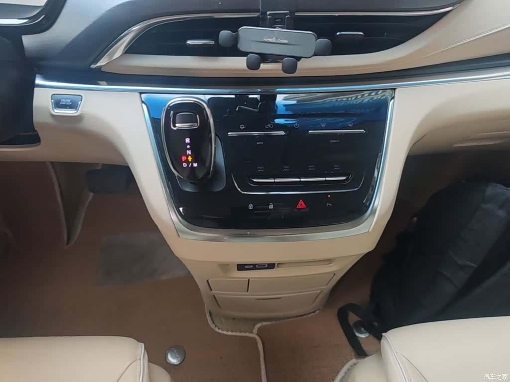 Buick GL8, 2024 10