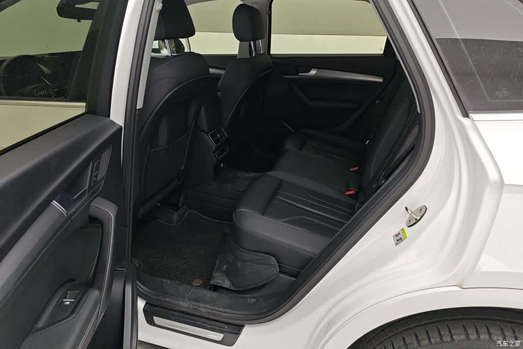 Audi Q5L, 2021 11