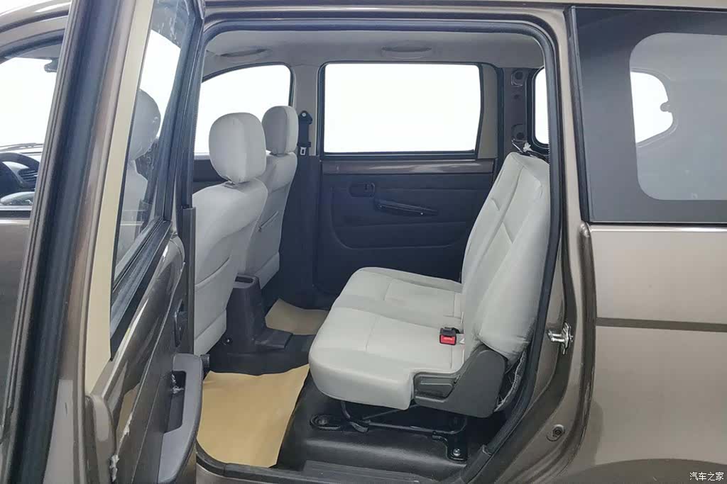 Wuling Hongguang, 2017 11