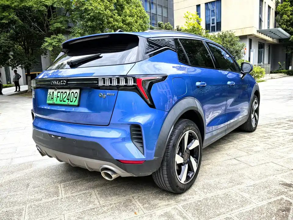 Lynk & Co 06 EM-P