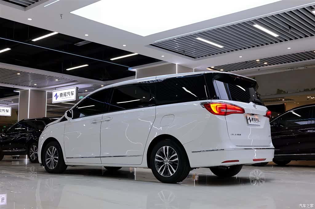 Buick GL8, 2018 все фото
