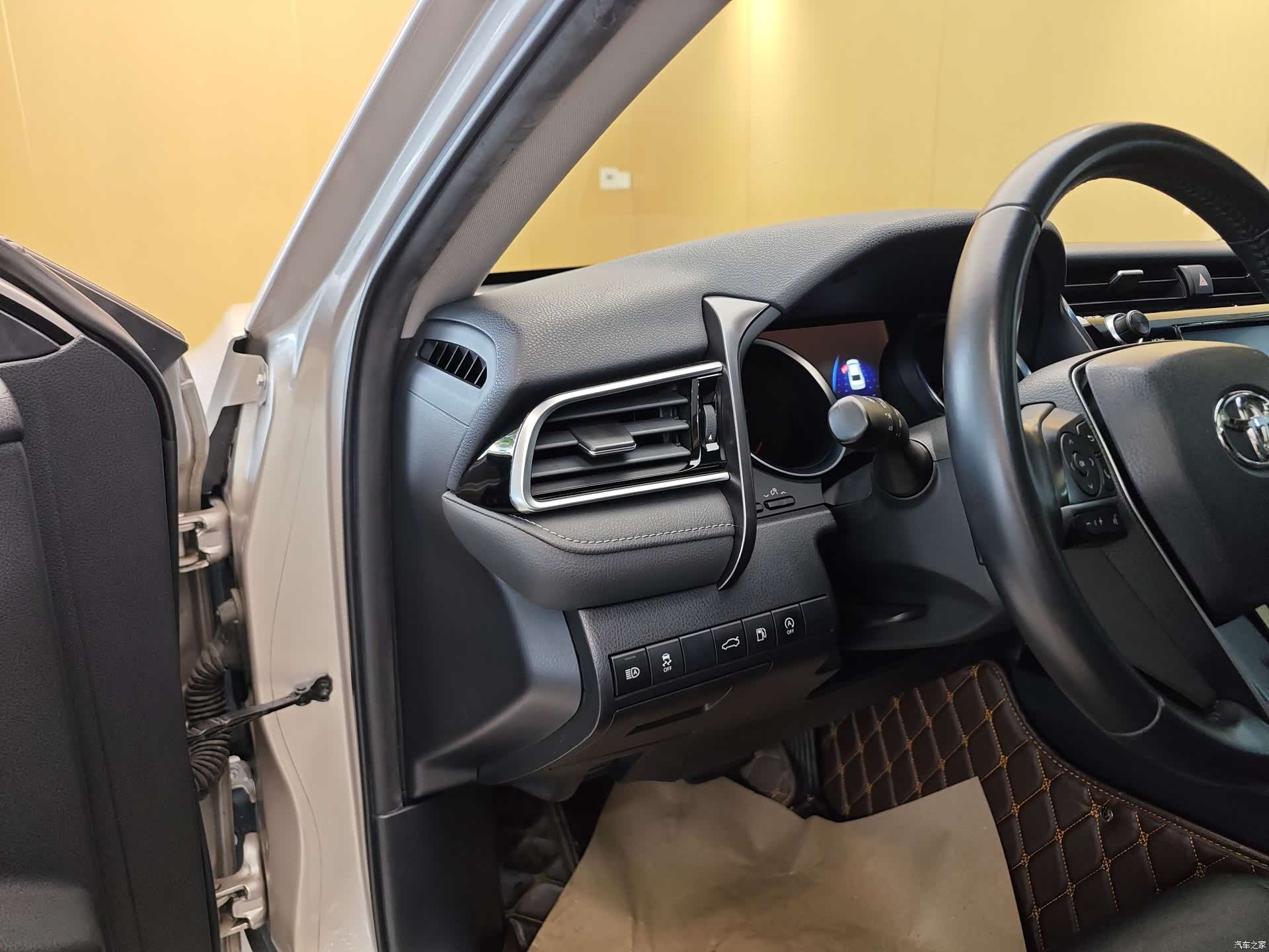 Toyota Camry, 2018 12