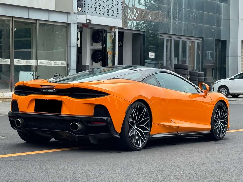 McLaren GT